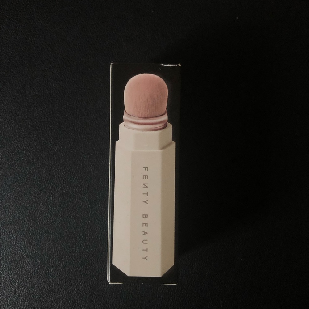 Fenty Beauty Mini Contour Brush